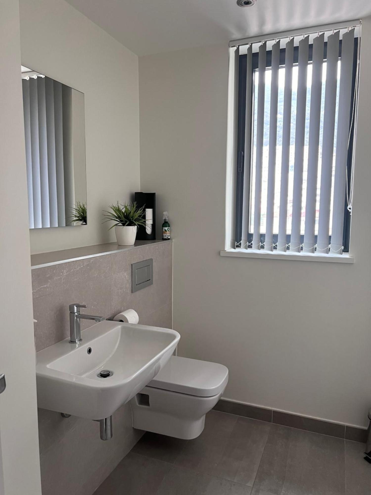Deluxe 1-Bed Apartment In The City Centre Gibraltar Eksteriør bilde